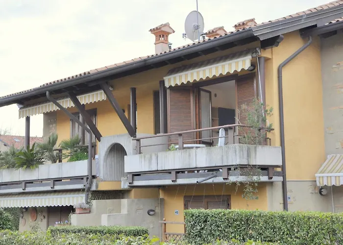 Charming Holiday Home In Lazise With Swimming Pool