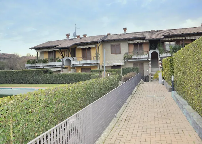 Charming Holiday Home In Lazise With Swimming Pool